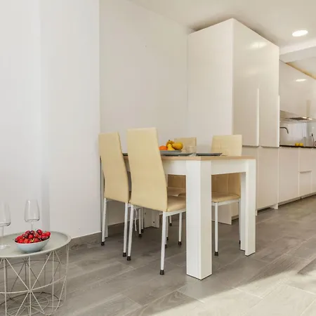 Barcelona By Interhome Daire